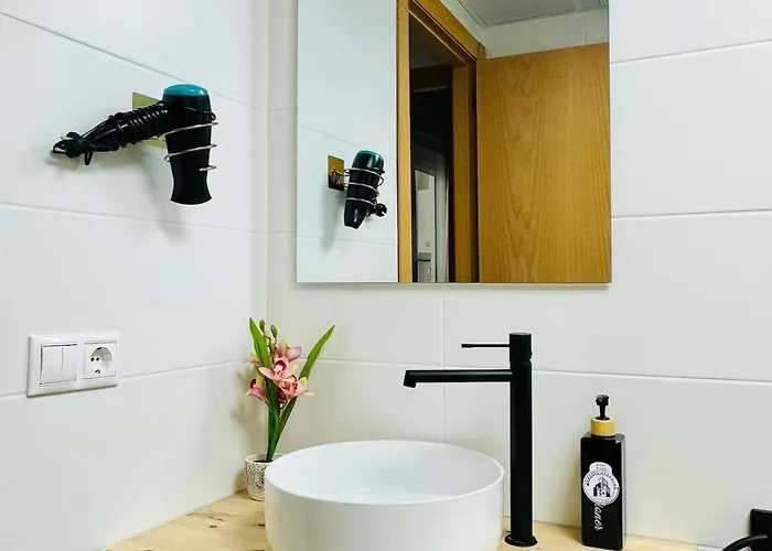 Abat 1 Cool & Wide Flat Next To The Cathedral Apartment