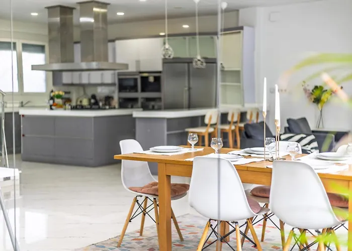 Casa Familiar 9 Pax, Smart Tv, Centro, Playa, Cafe, Ac بيت للعطل فالنسيا