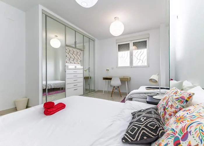 Casa Familiar 9 Pax, Smart Tv, Centro, Playa, Cafe, Ac بيت للعطل *