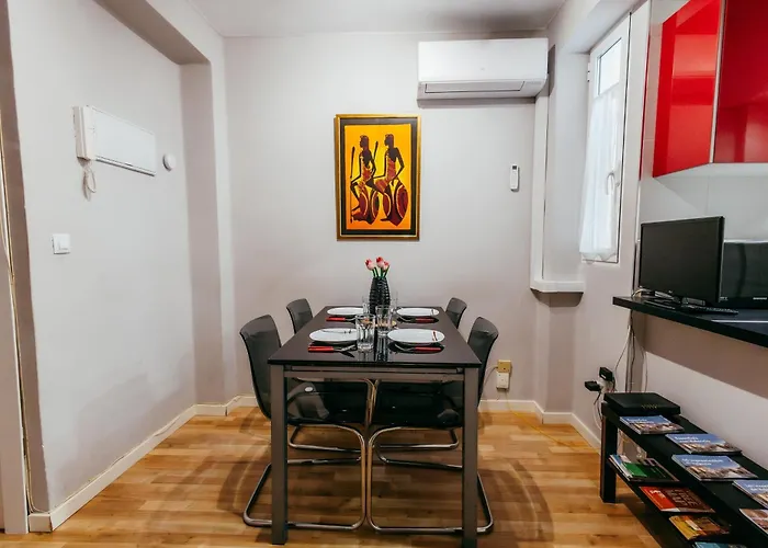 Queen Apt, 2min To Beach, Terrace, 3bd, 6pax شقة فالنسيا