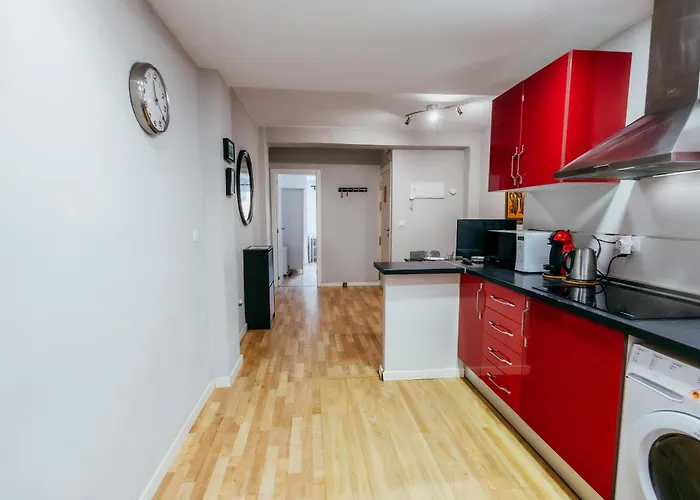 Queen Apt, 2min To Beach, Terrace, 3bd, 6pax Valenza