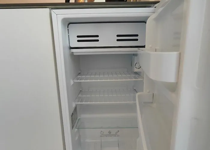 Carisan1 - 6 Min To Beach, Modern, Bright