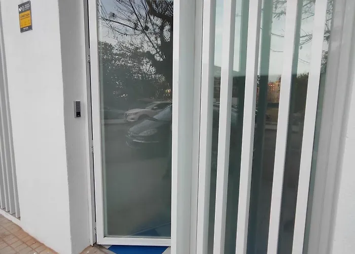 Carisan1 - 6 Min To Beach, Modern, Bright Lejlighed