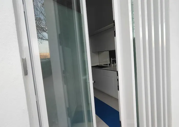 Carisan1 - 6 Min To Beach, Modern, Bright