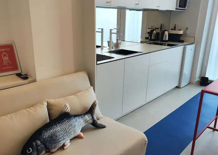 Carisan1 - 6 Min To Beach, Modern, Bright شقة