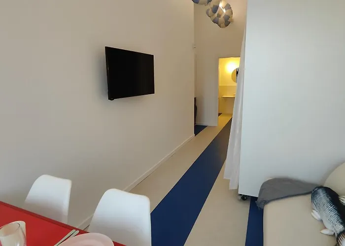 Carisan1 - 6 Min To Beach, Modern, Bright شقة *