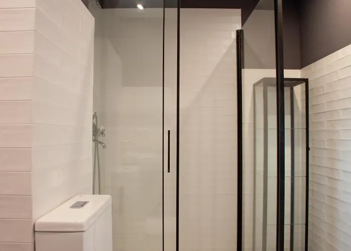 Luxury New 10 Min Walk To The Beach, Late Checkout *