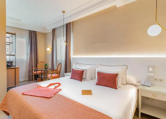 Hotel Melia Plaza 4*