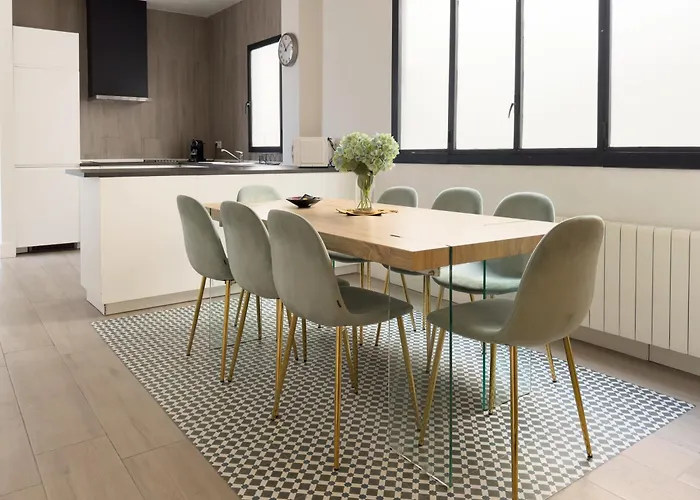 Hall Market 아파트