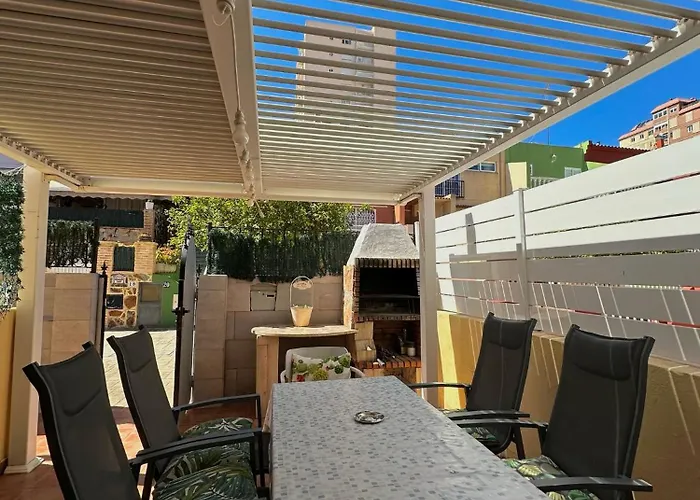 Casa Con Barbacoa En Urbanizacion Privada Villa Valencia