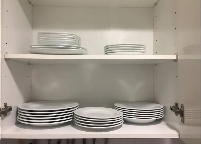 300 M From The ,parking , Breakfast *