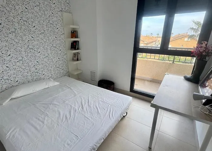 300 M From The ,parking , Breakfast Διαμέρισμα