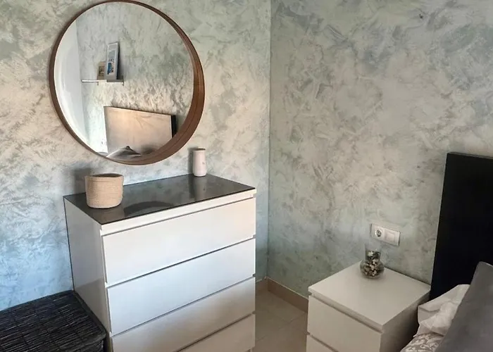 300 M From The ,parking , Breakfast Βαλένθια