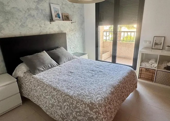 300 M From The ,parking , Breakfast * Βαλένθια