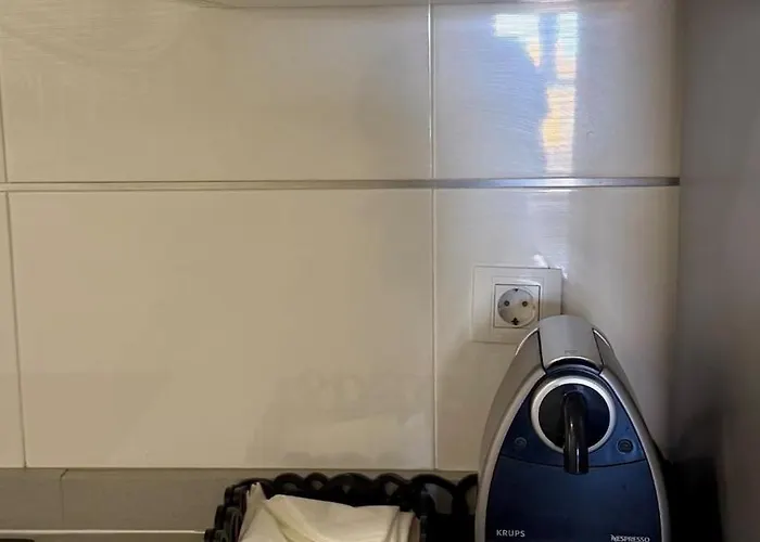 300 M From The ,parking , Breakfast 아파트