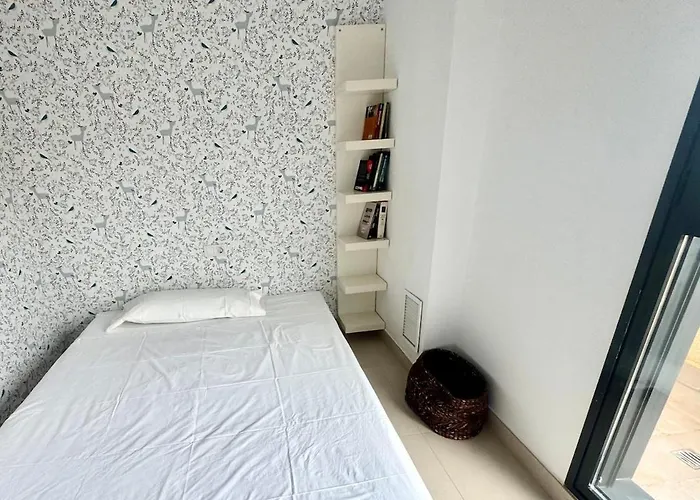 Διαμέρισμα 300 M From The ,parking , Breakfast Βαλένθια