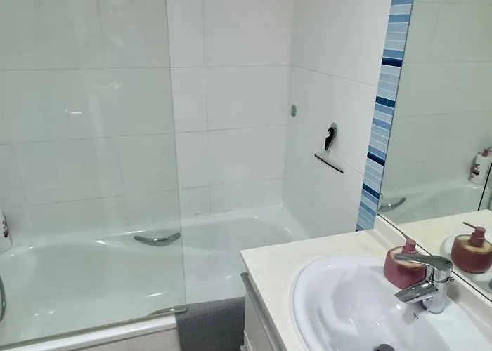 300 M From The ,parking , Breakfast * 발렌시아