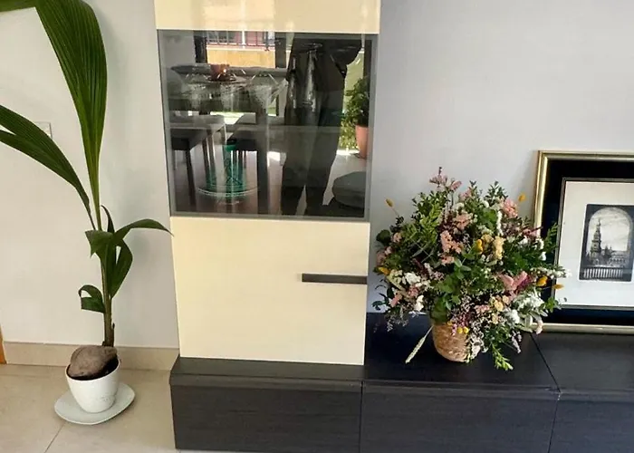 300 M From The ,parking , Breakfast 아파트 발렌시아