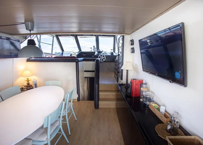 Noche Insolita En Yate De 16m A 2 Minutos De La Playa