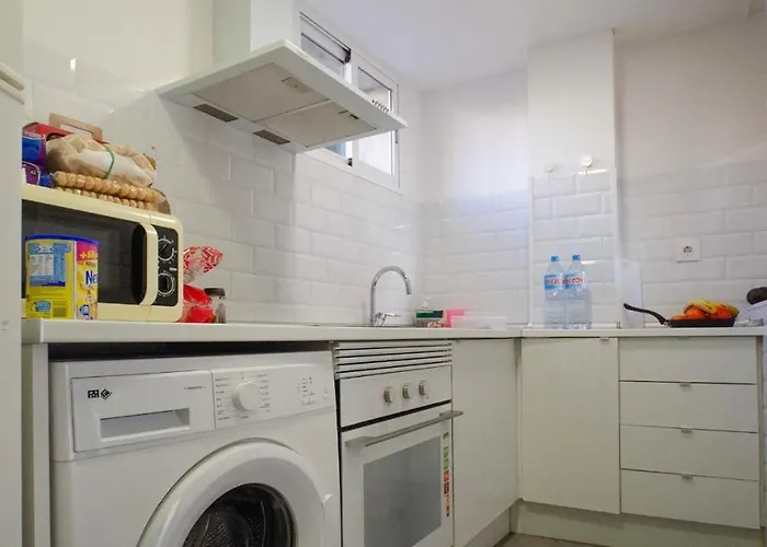 Art House Beside The * فالنسيا