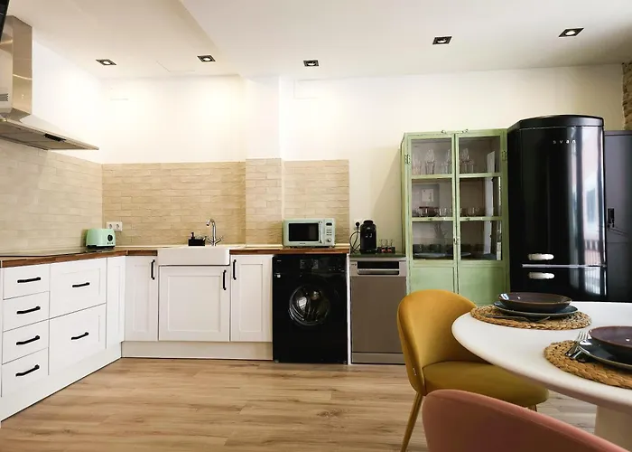 Apartment Luxury New 10 Min Walk To The Beach, Late Checkout *