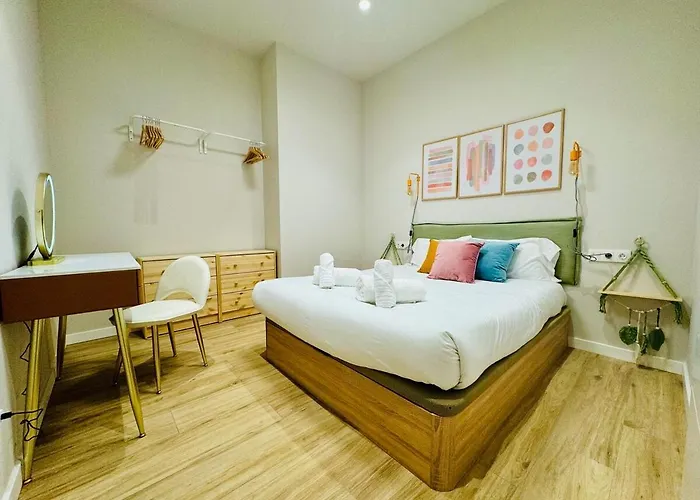 Modern With Style Near Center شقة فالنسيا