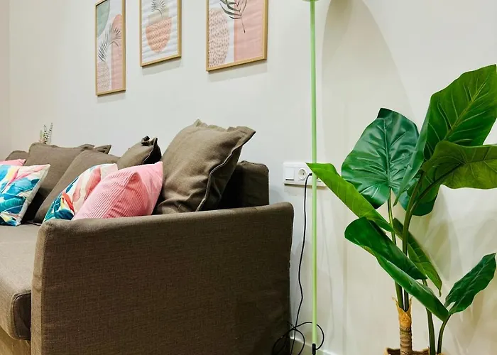 Modern With Style Near Center شقة *