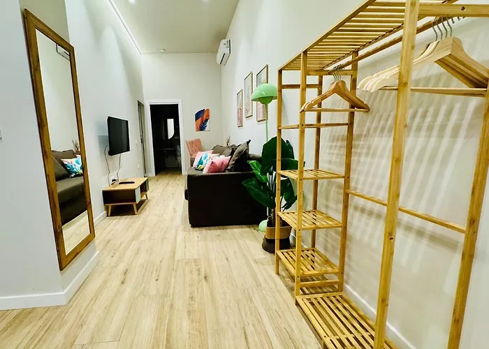 Modern With Style Near Center شقة *