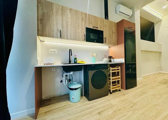 Modern With Style Near Center شقة فالنسيا