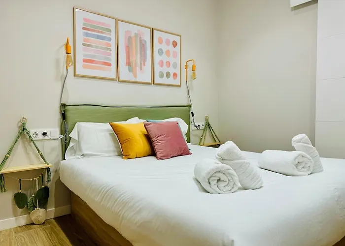 Modern With Style Near Center فالنسيا