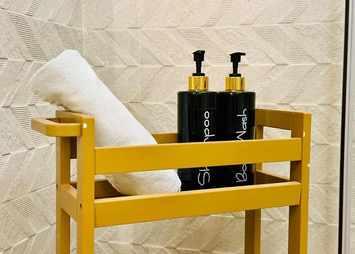 Modern With Style Near Center فالنسيا