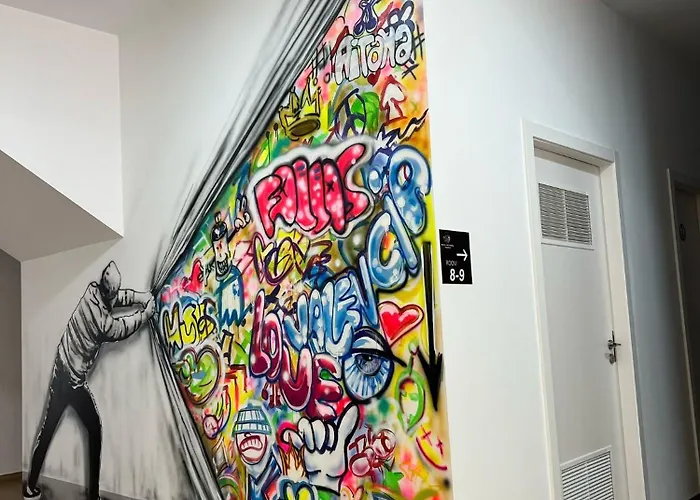 & Arts Vandrerhjem *