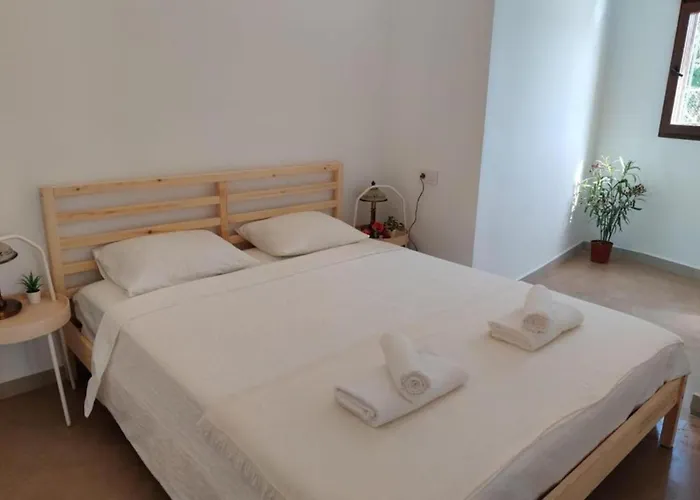 Relaxing House Overlooking Beautiful Of Arts *