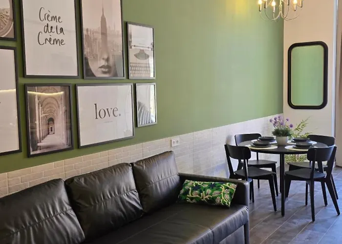 Apartment Arena Legacy Modern Suits Valencia