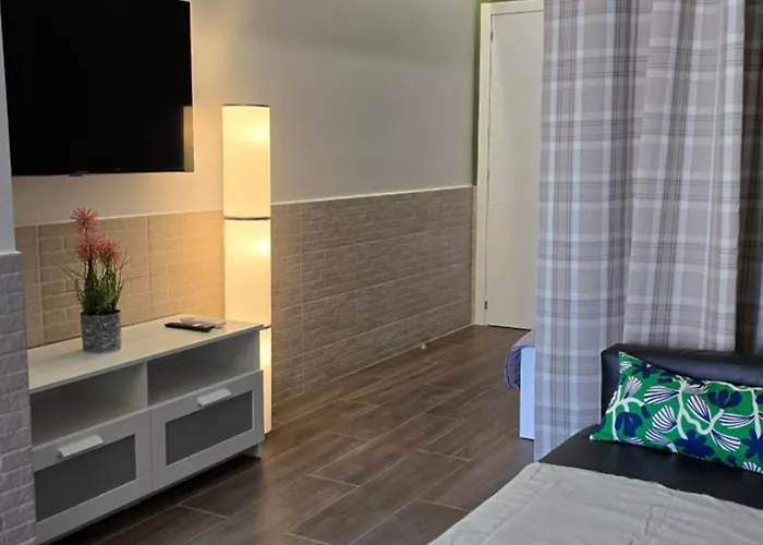 Apartment Arena Legacy Modern Suits