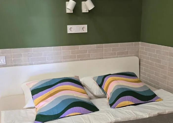 Arena Legacy Modern Suits 발렌시아