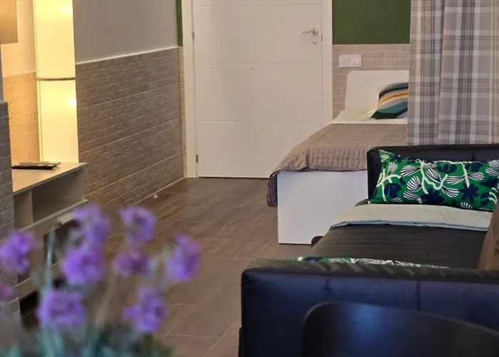 Arena Legacy Modern Suits Apartment