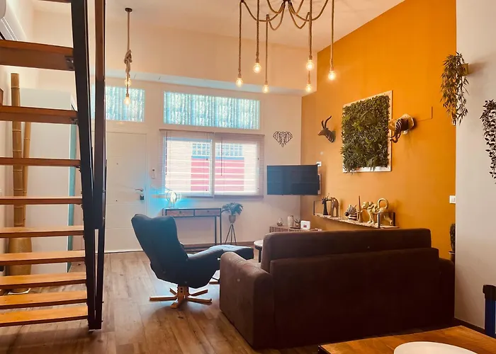 شقة Duplex Tipo Loft De Estilo Selvatico Y Safari, Con Encanto Y A Pasos Del Mar *