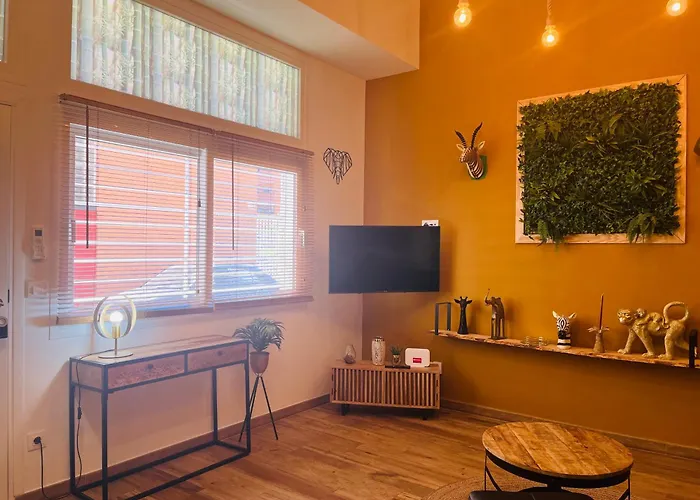 Duplex Tipo Loft De Estilo Selvatico Y Safari, Con Encanto Y A Pasos Del Mar فالنسيا