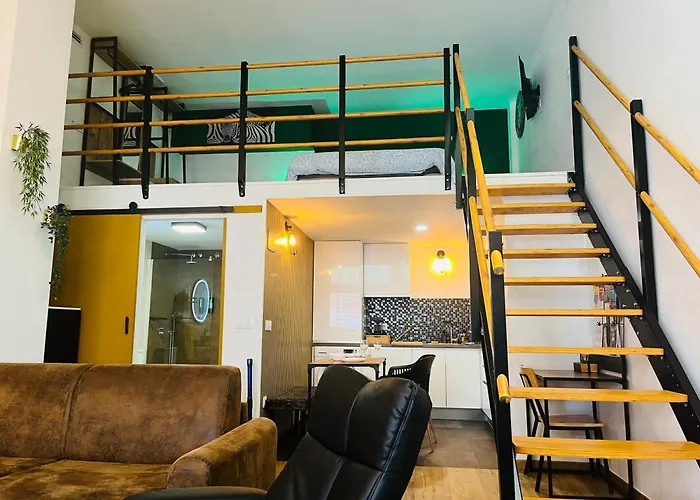 Duplex Tipo Loft De Estilo Selvatico Y Safari, Con Encanto Y A Pasos Del Mar * فالنسيا