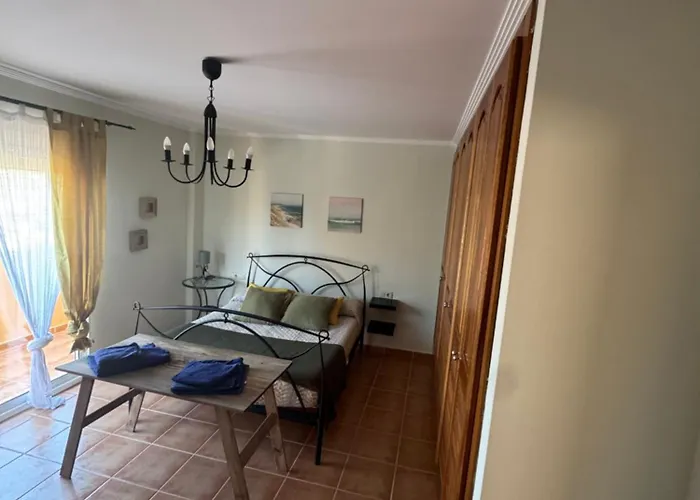 بيت للعطل La Casa Del Olivo En Montserrat - *