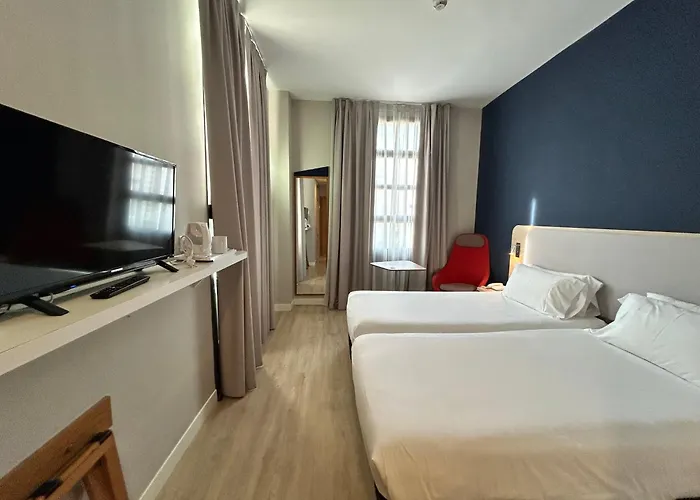 Hotel Express Ciudad De Ciencias By Ihg