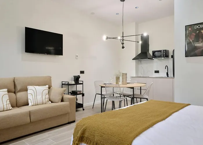 Romantic N5 Oceanografico Virkin فالنسيا