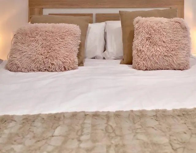 Romantic Roig Arena N10 Virkin Lejlighed