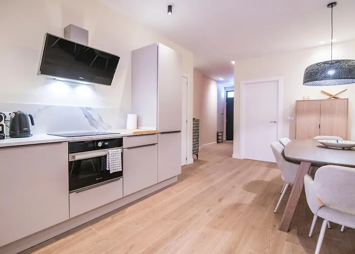 Daire Moderno Con Terraza En El Centro *