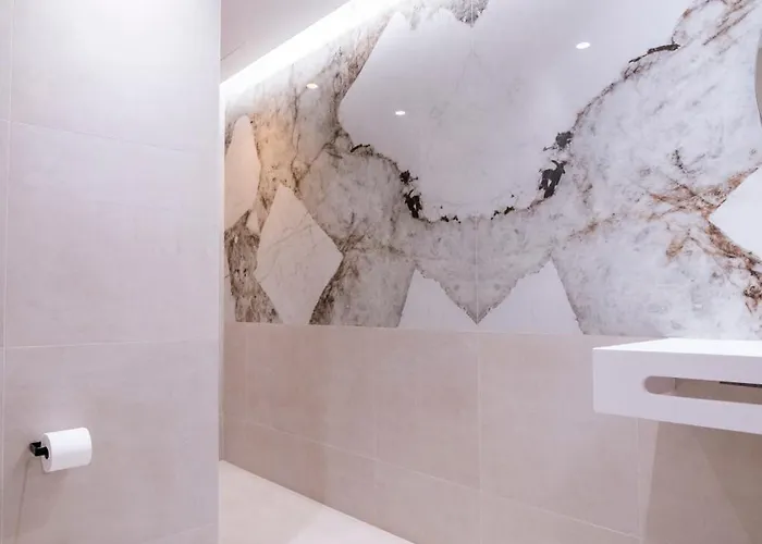 Daire Moderno Con Terraza En El Centro