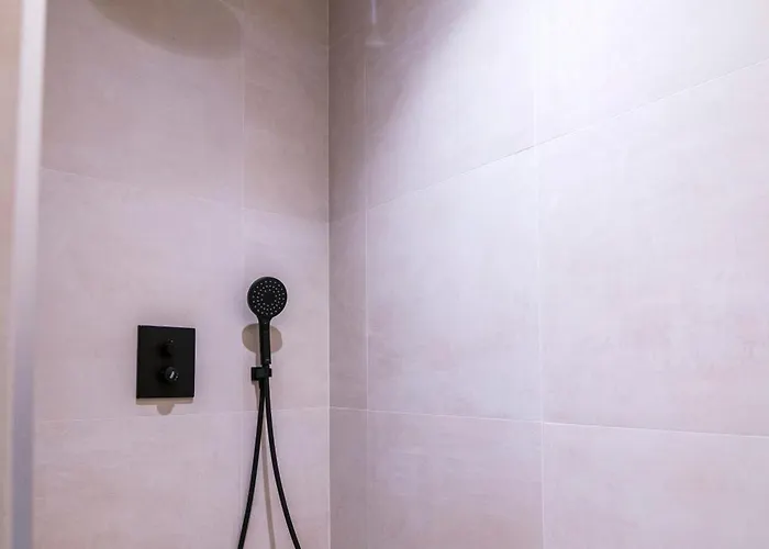 Moderno Con Terraza En El Centro * Valensiya