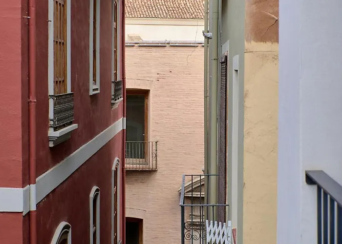 Loft Elegante Con Techos Altos En Plaza Del Carmen * Valencia