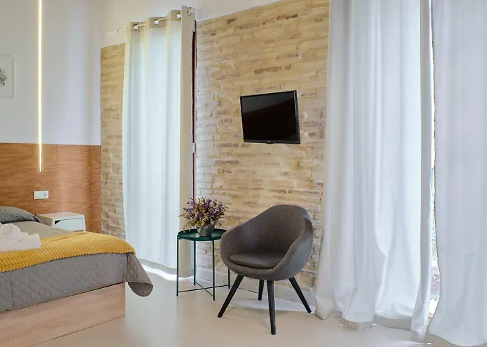 Loft Elegante Con Techos Altos En Plaza Del Carmen * Valencia
