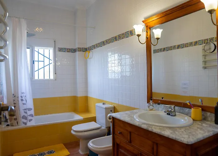 Beautiful With Huge Private Pool And Vineyard View Valence